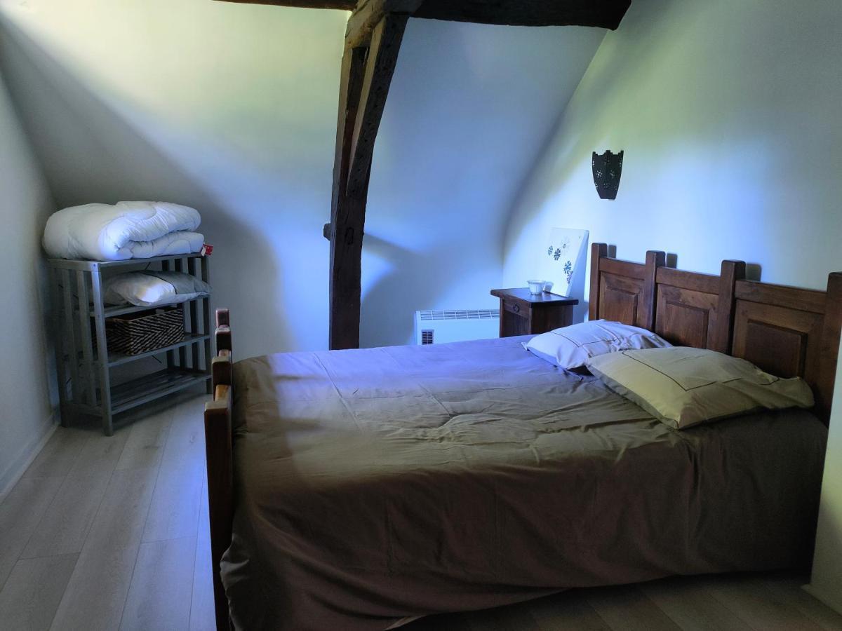 Chambres dans le gîte Rêves de Gamins, proche du pôle Européen et du circuit des 24h Sargé Les Le Mans Extérieur photo