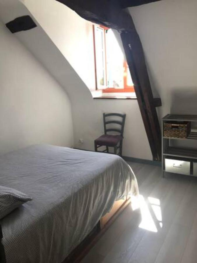 Chambres dans le gîte Rêves de Gamins, proche du pôle Européen et du circuit des 24h Sargé Les Le Mans Extérieur photo