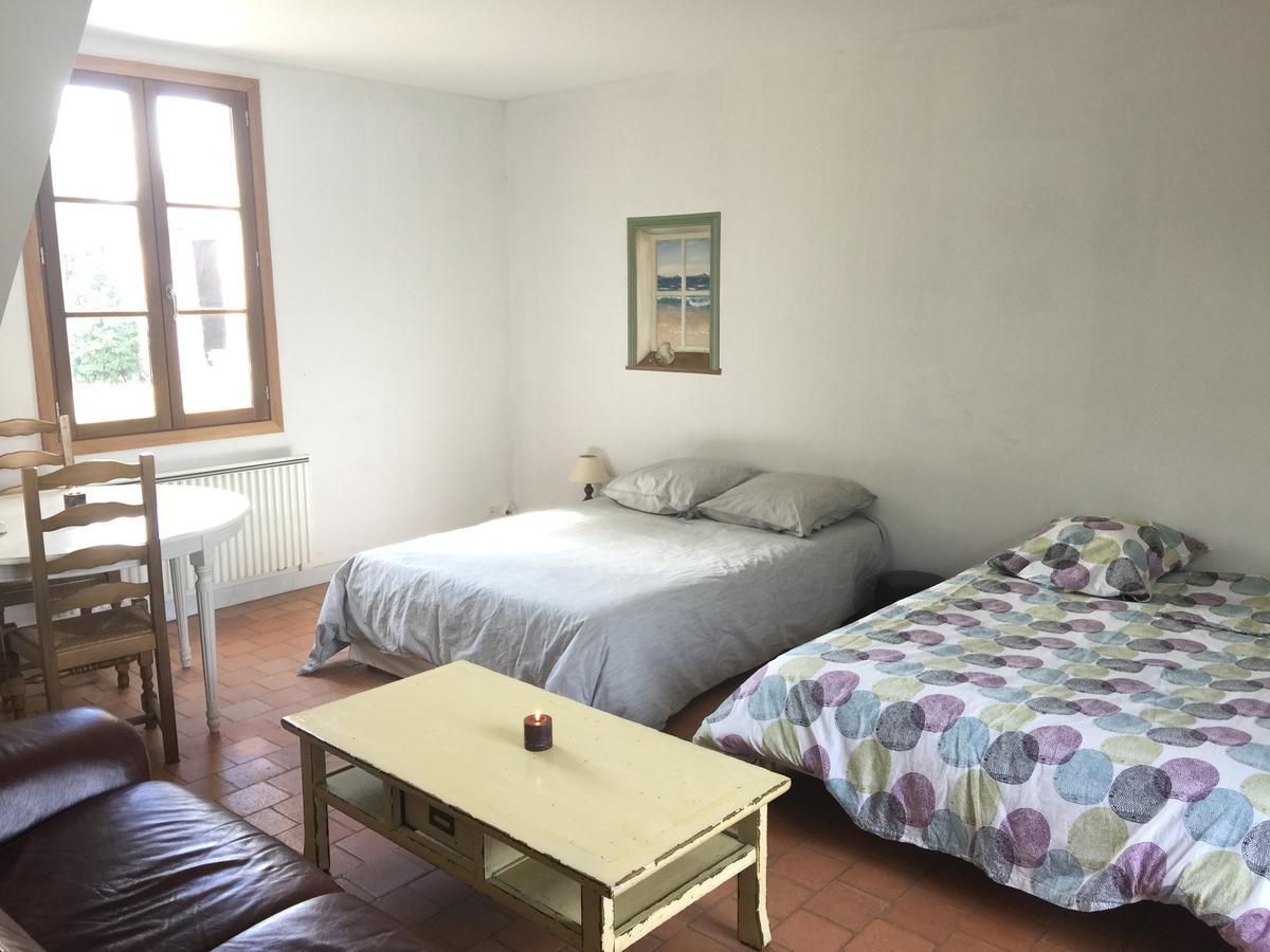 Chambres dans le gîte Rêves de Gamins, proche du pôle Européen et du circuit des 24h Sargé Les Le Mans Extérieur photo
